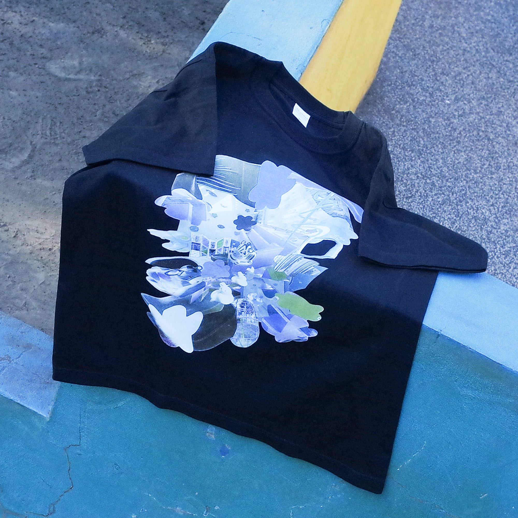 Run into flowers T-Shirts Black